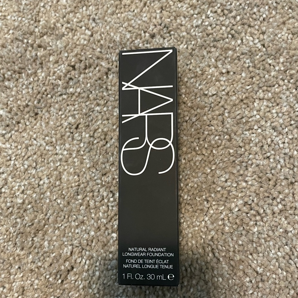Nars natural radiant longwear foundation Gobi